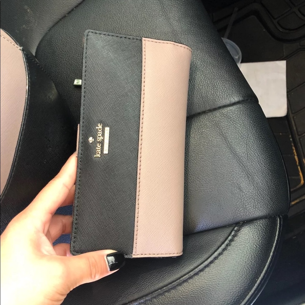 Kate spade charging purse